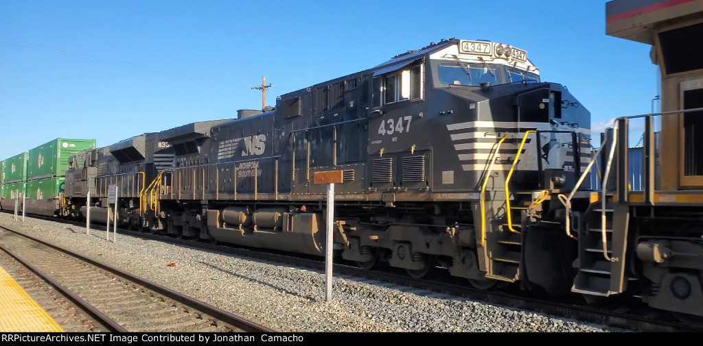 NS 4347 & NS 1133 trail on UP ZLCAI